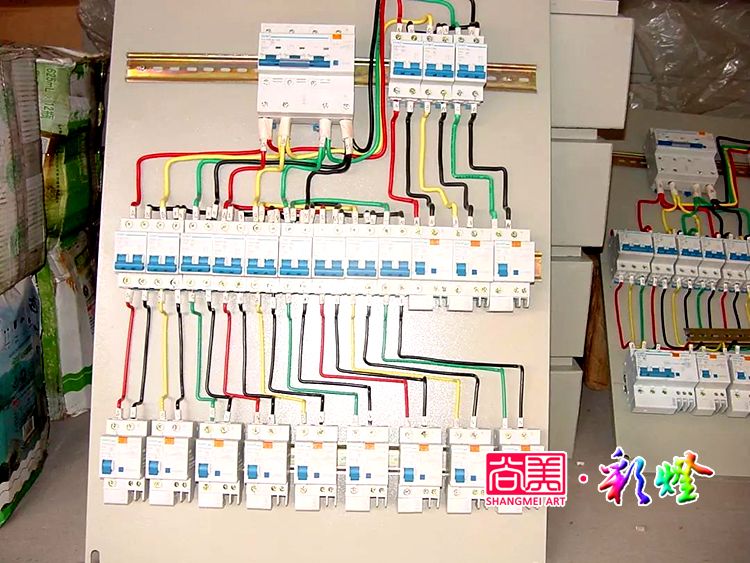 舉辦燈會用的彩燈是用三相電還是兩相電？